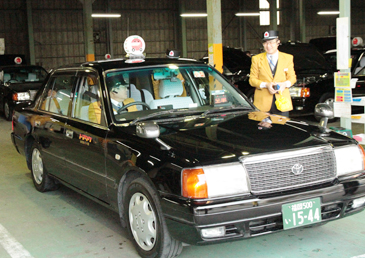 一日の仕事の流れ「出庫」｜福岡のタクシー会社 トマタク
